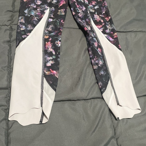 Lululemon Wunder Under Crop Leggings - Picture 8 of 8